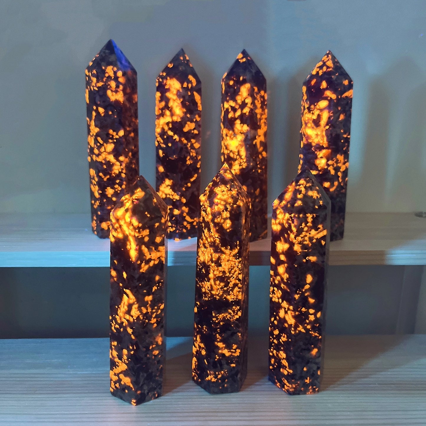 Yooperlite Fluorescent Flame stone Wand Point Spiritual Witchcraft Energy Healing