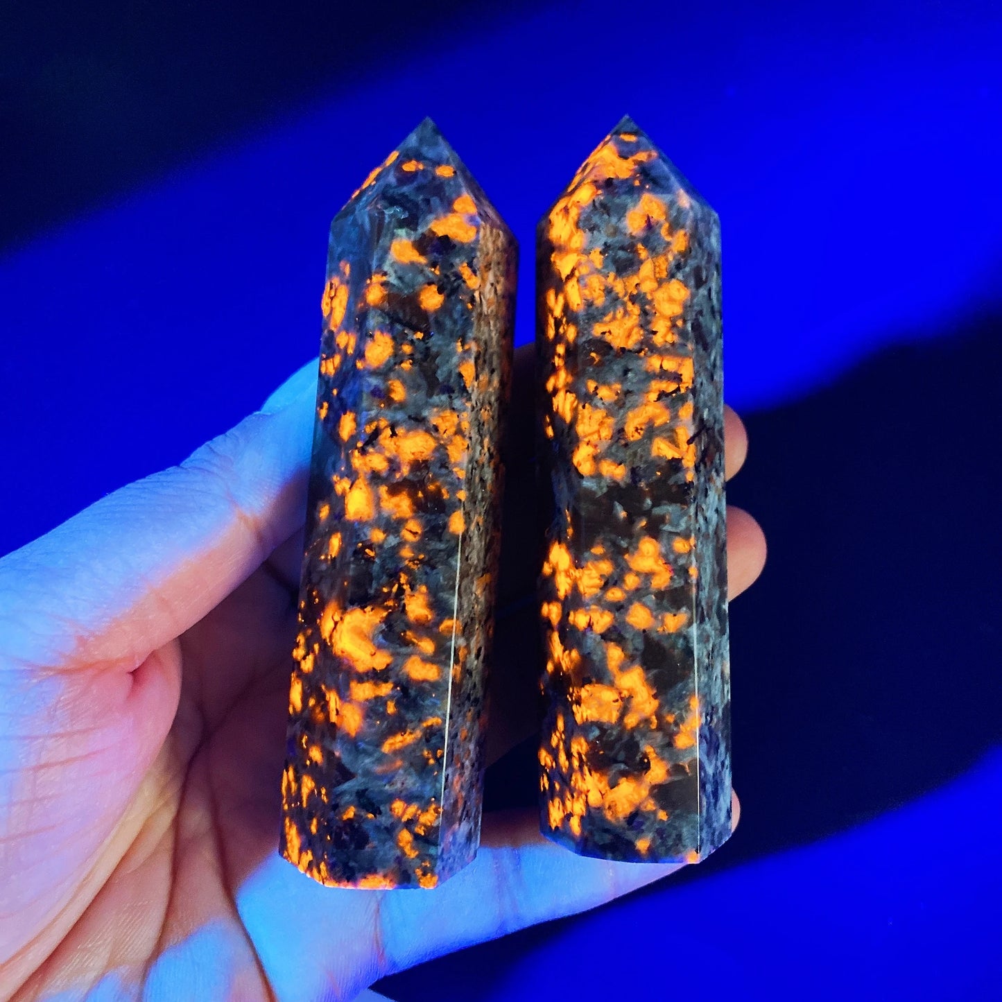 Yooperlite Fluorescent Flame stone Wand Point Spiritual Witchcraft Energy Healing